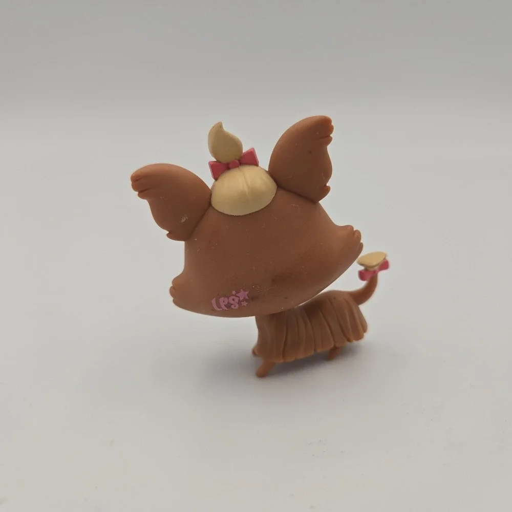 Littlest Pet Shop #2520 Yorkie Backstage Talent Studio LPS Small Marks Back Pics